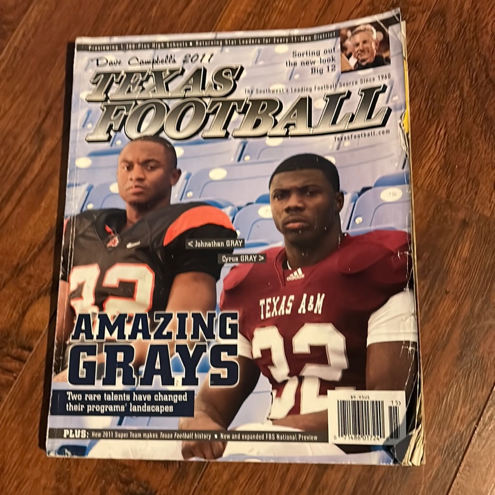 Dave Campbell’s Texas Football 2011 magazine